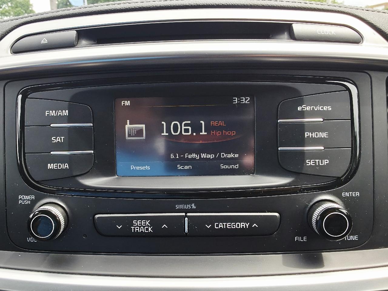 Kia Sorento EX V6 2WD 2016