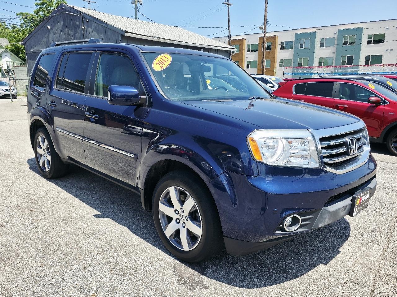 Honda Pilot Touring 4WD 5-Spd AT with DVD 2013