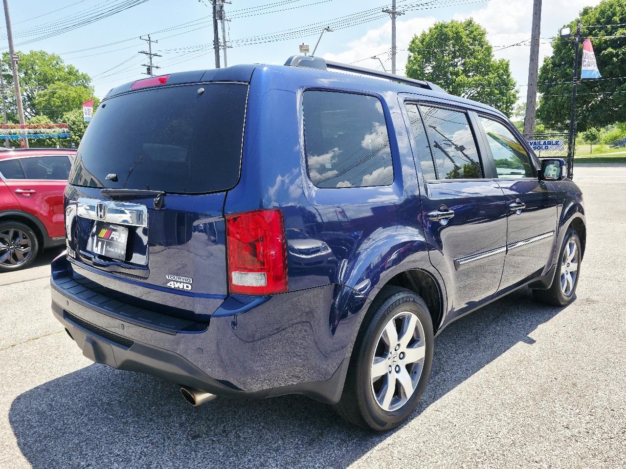 Honda Pilot Touring 4WD 5-Spd AT with DVD 2013