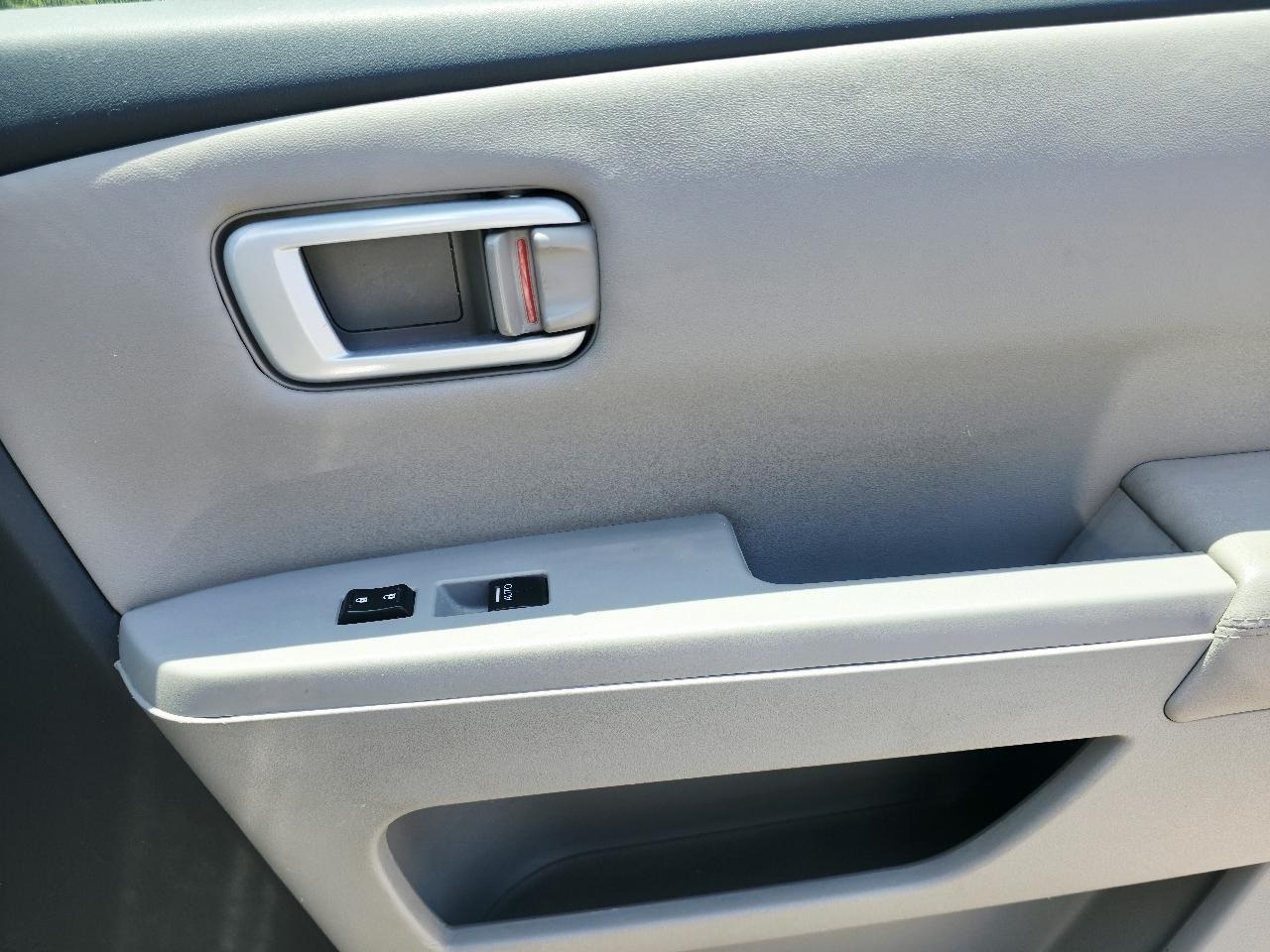Honda Pilot Touring 4WD 5-Spd AT with DVD 2013