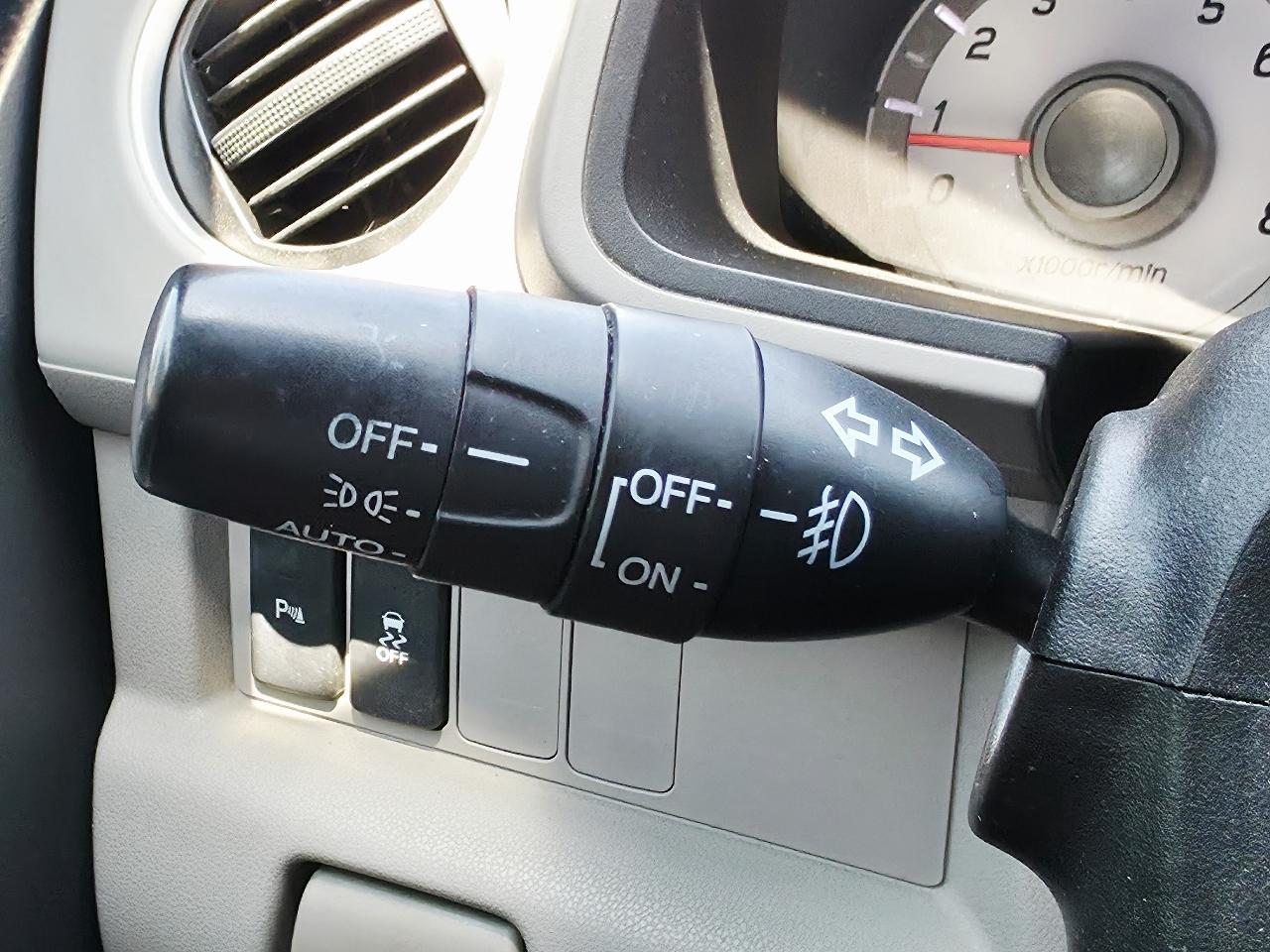 Honda Pilot Touring 4WD 5-Spd AT with DVD 2013