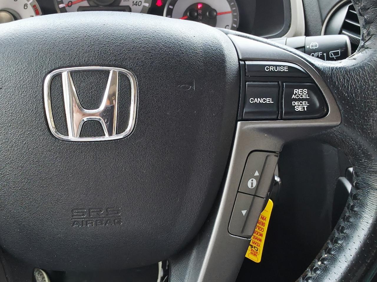 Honda Pilot Touring 4WD 5-Spd AT with DVD 2013