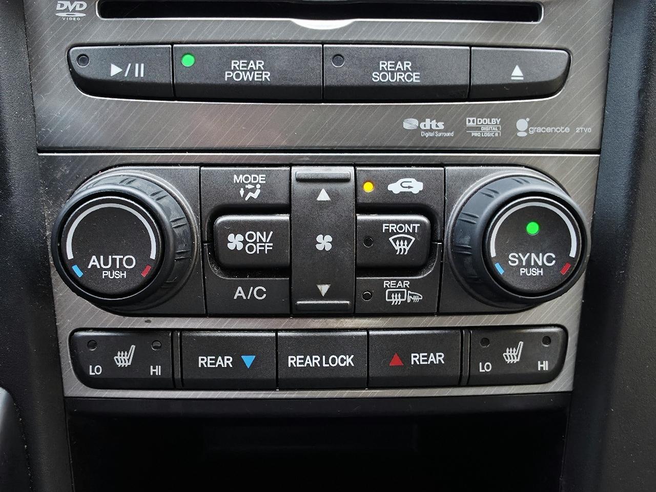 Honda Pilot Touring 4WD 5-Spd AT with DVD 2013