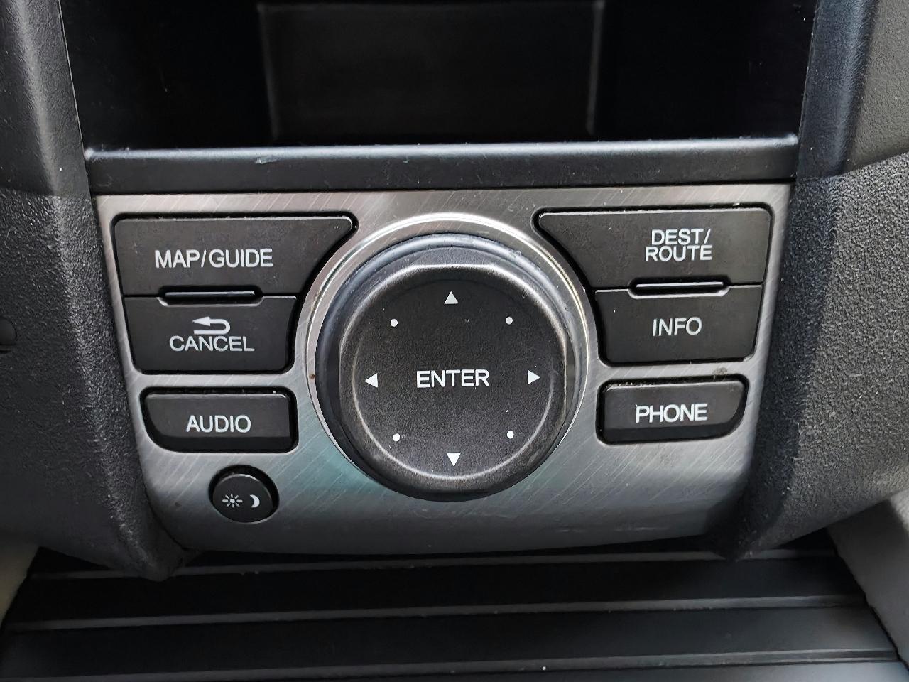 Honda Pilot Touring 4WD 5-Spd AT with DVD 2013