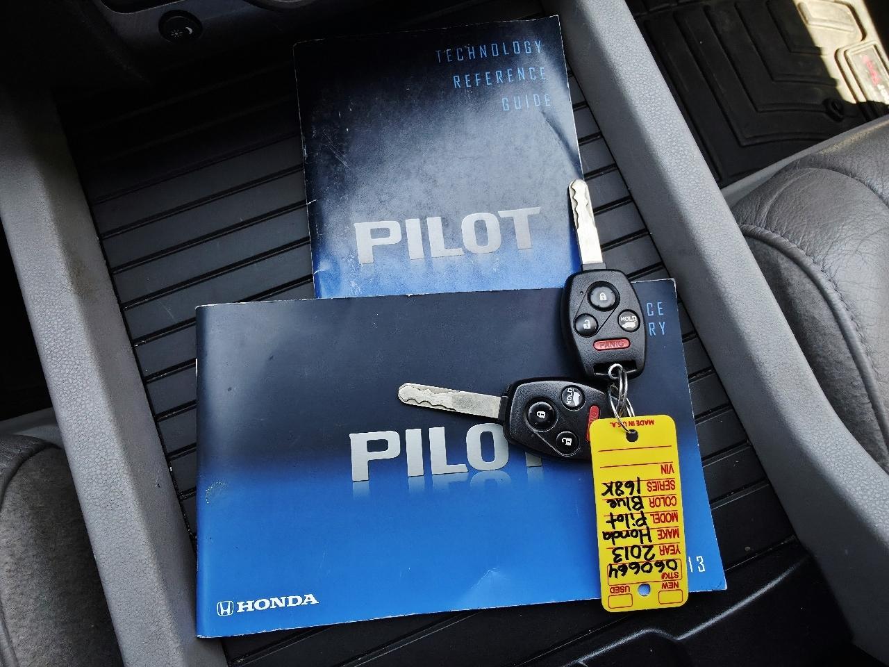 Honda Pilot Touring 4WD 5-Spd AT with DVD 2013