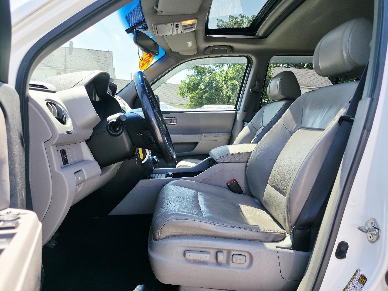Honda Pilot EX-L 4WD 5-Spd AT with Navigation 2011