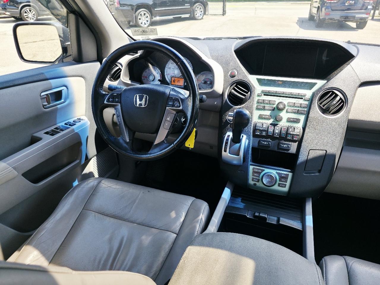 Honda Pilot EX-L 4WD 5-Spd AT with Navigation 2011