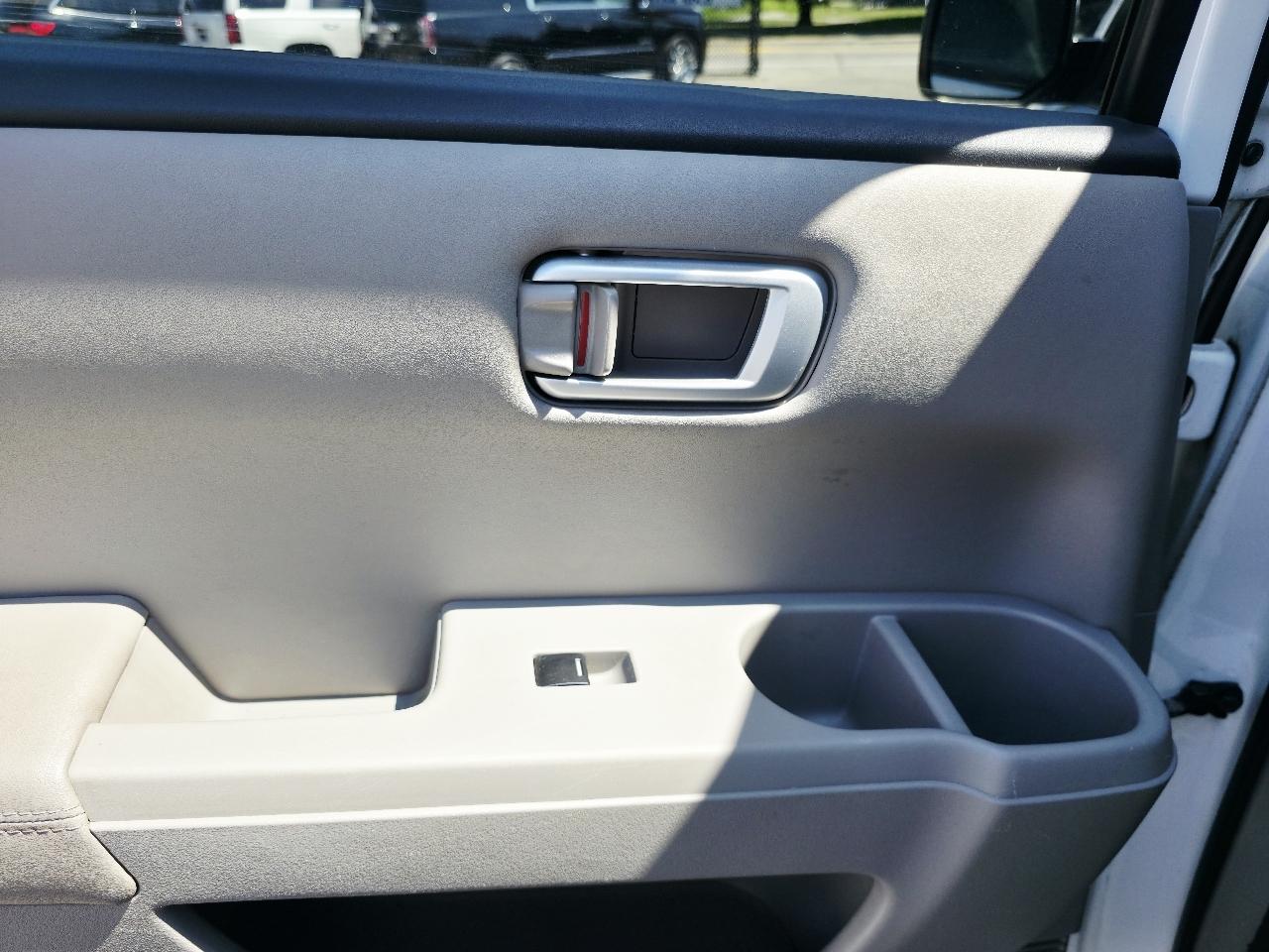 Honda Pilot EX-L 4WD 5-Spd AT with Navigation 2011