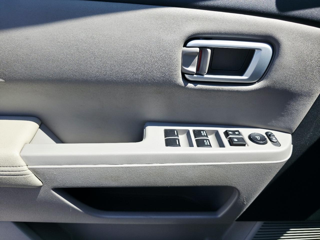 Honda Pilot EX-L 4WD 5-Spd AT with Navigation 2011