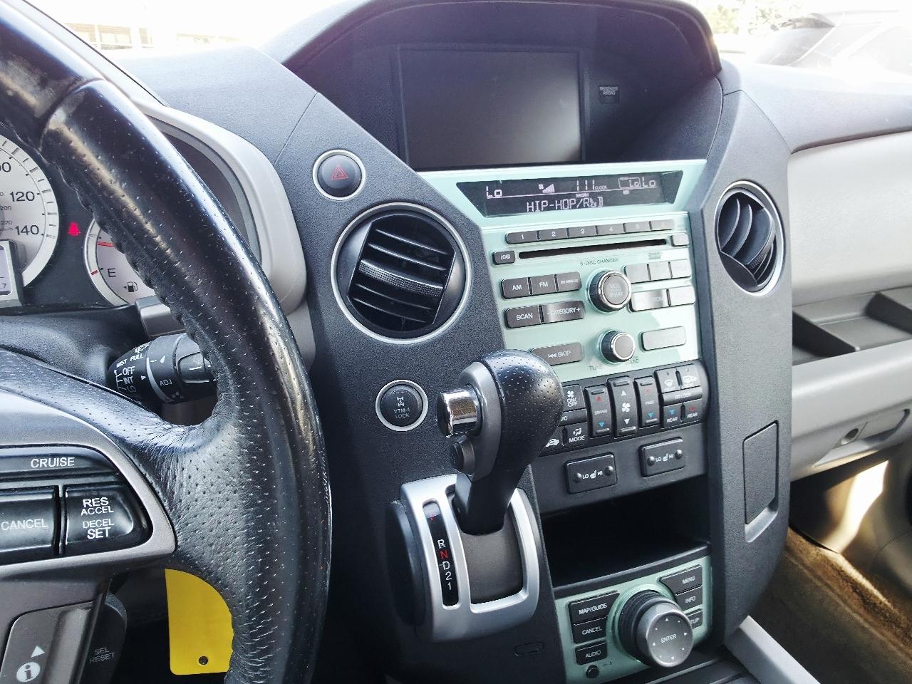 Honda Pilot EX-L 4WD 5-Spd AT with Navigation 2011