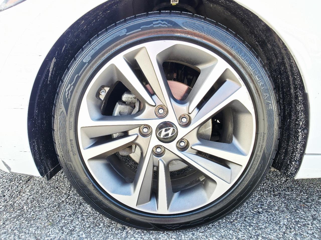 Hyundai Elantra Value Edition 6A 2017