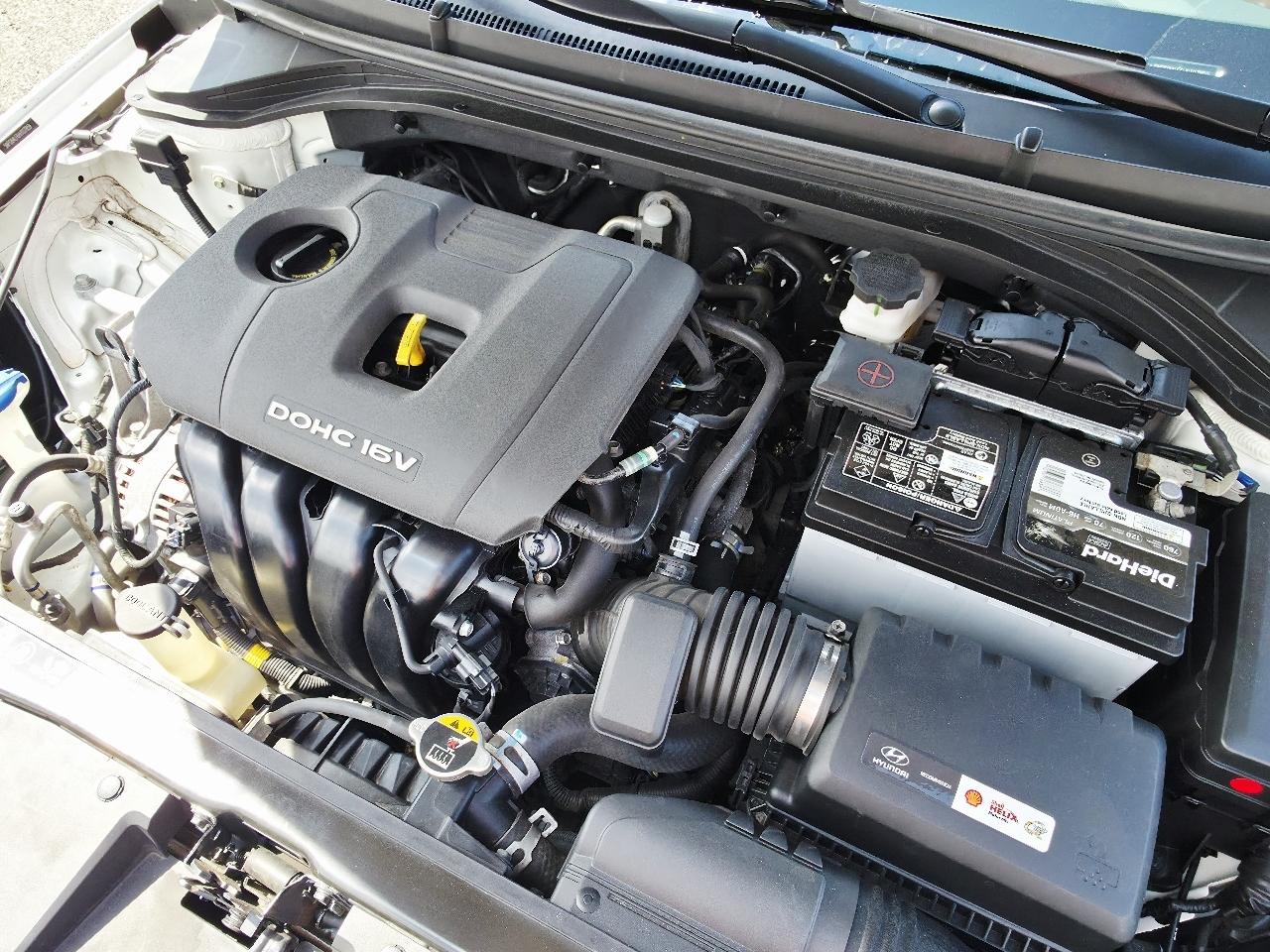 Hyundai Elantra Value Edition 6A 2017