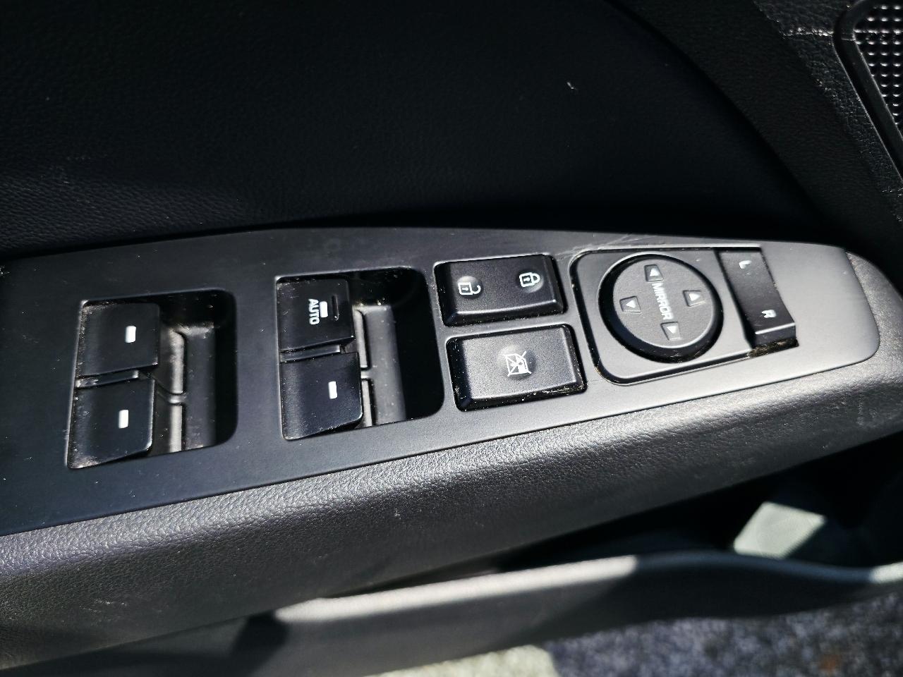 Hyundai Elantra Value Edition 6A 2017