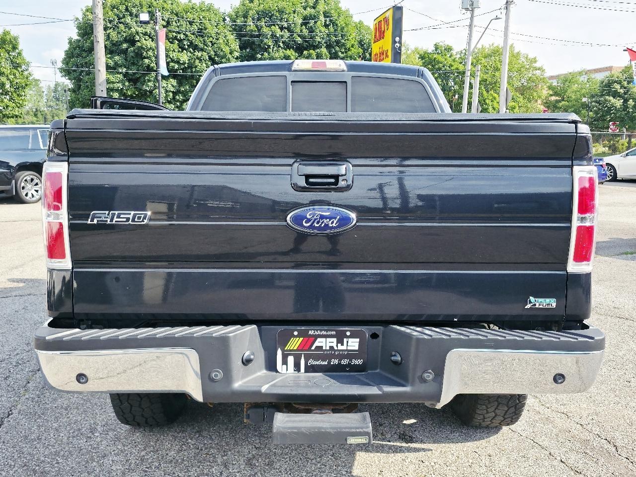 Ford F-150 XL SuperCrew 5.5-ft. Bed 4WD 2010