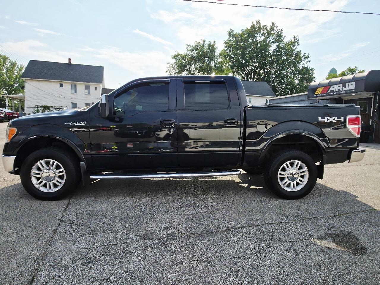 Ford F-150 XL SuperCrew 5.5-ft. Bed 4WD 2010