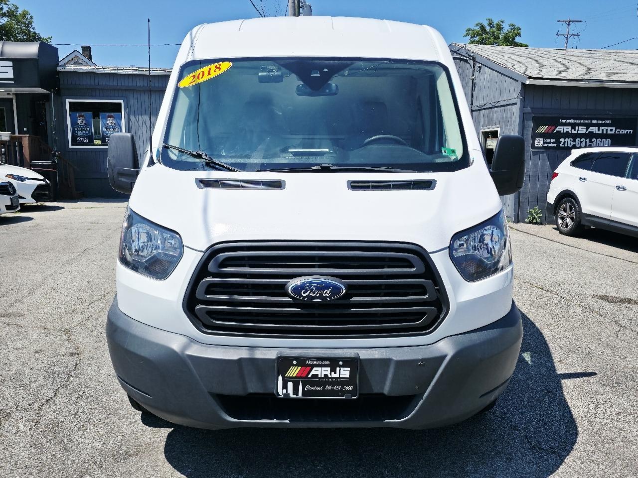 Ford Transit 250 Van Med. Roof w/Sliding Pass. 148-in. WB 2018