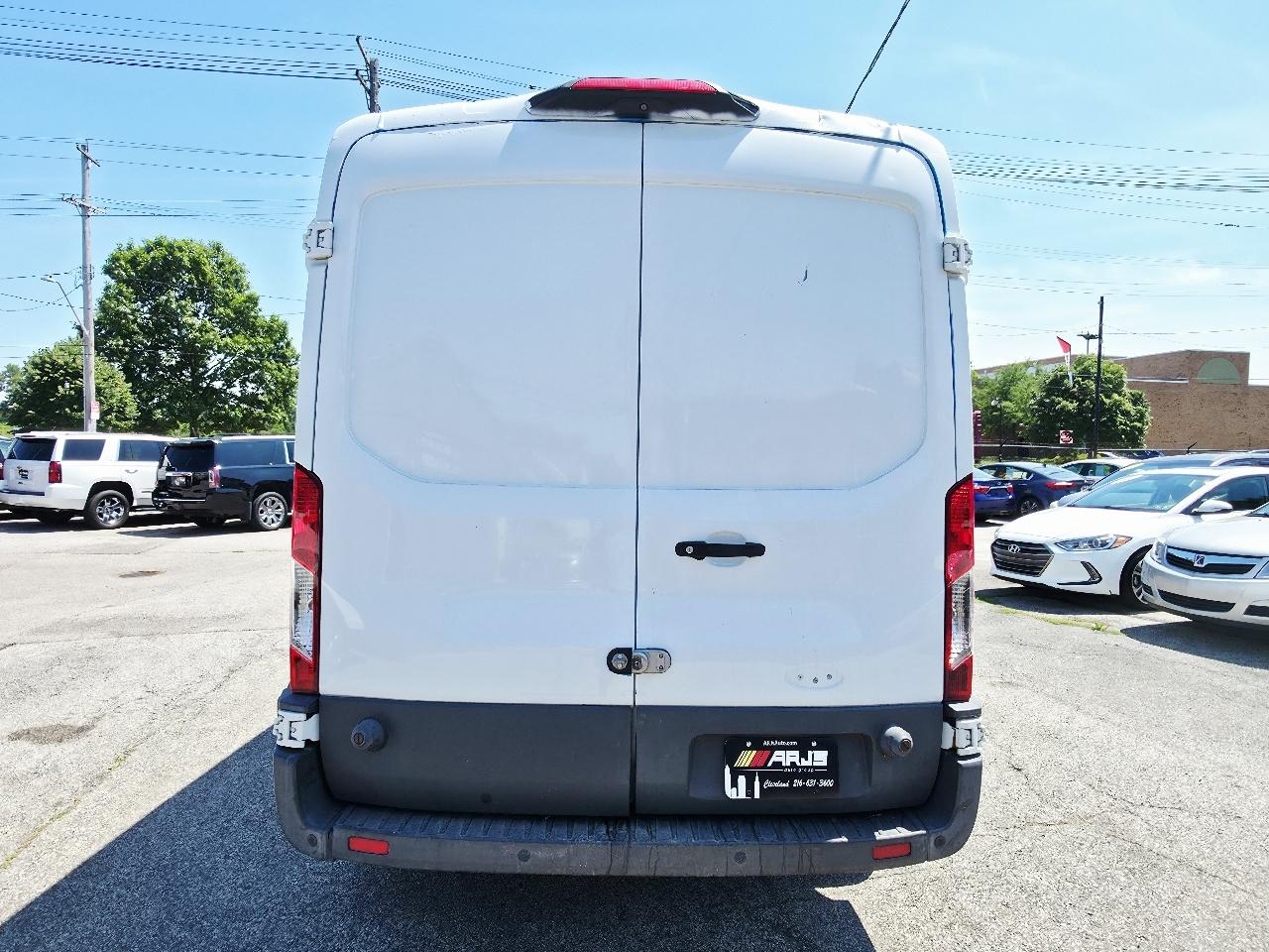 Ford Transit 250 Van Med. Roof w/Sliding Pass. 148-in. WB 2018