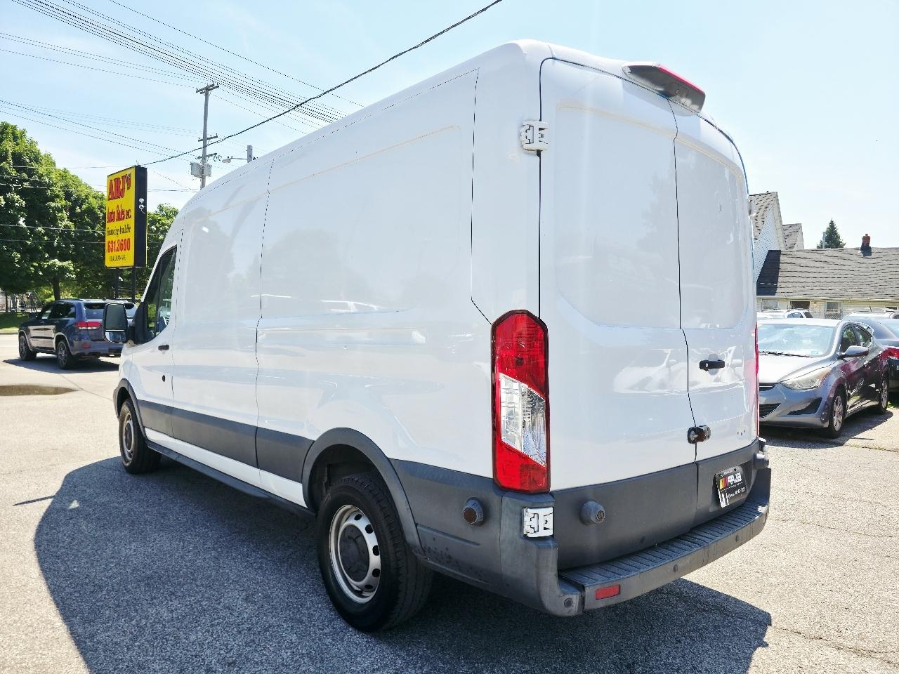Ford Transit 250 Van Med. Roof w/Sliding Pass. 148-in. WB 2018