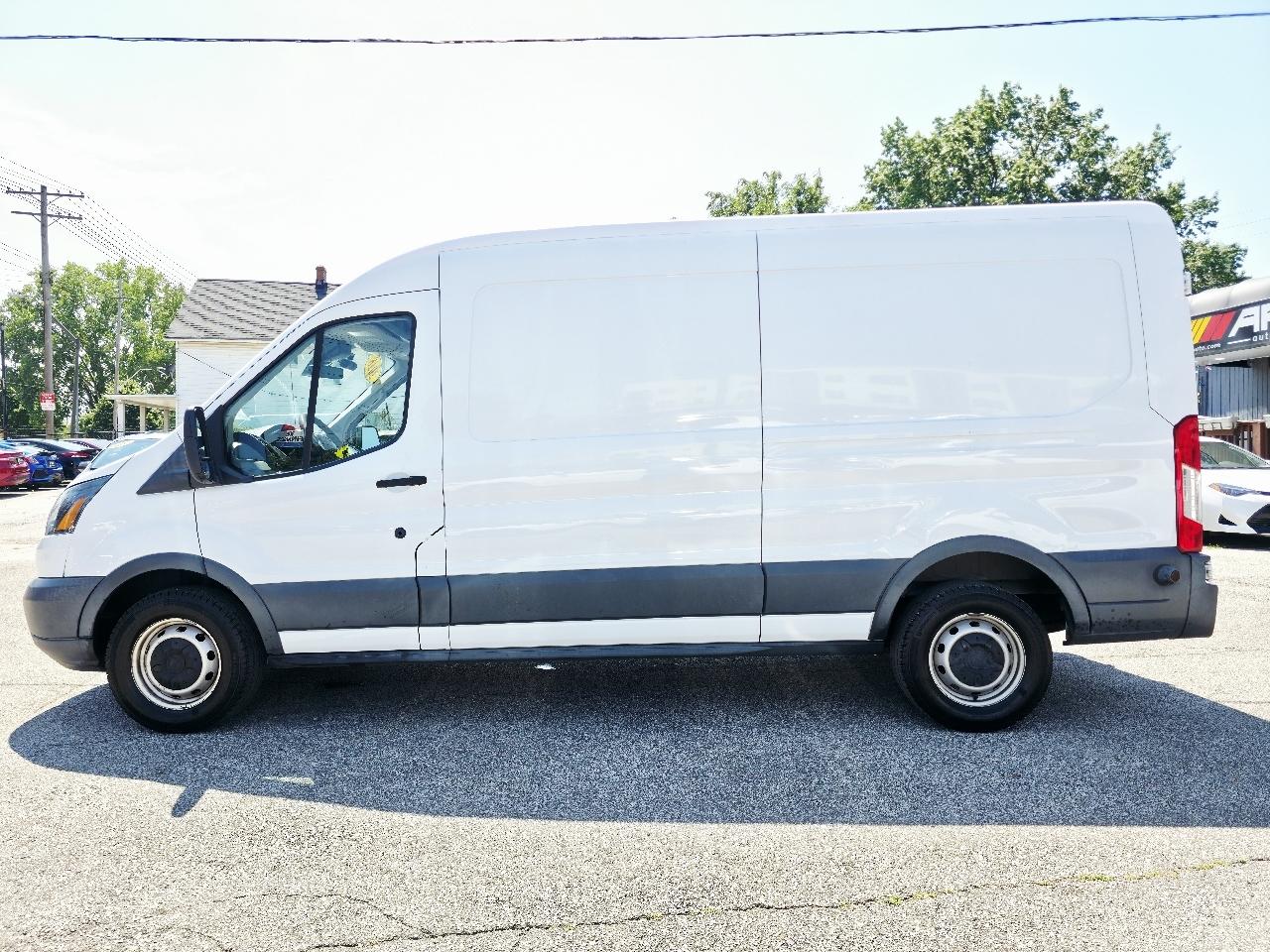 Ford Transit 250 Van Med. Roof w/Sliding Pass. 148-in. WB 2018