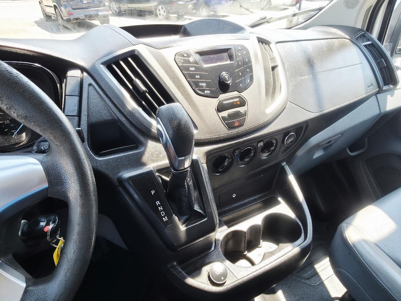 Ford Transit 250 Van Med. Roof w/Sliding Pass. 148-in. WB 2018