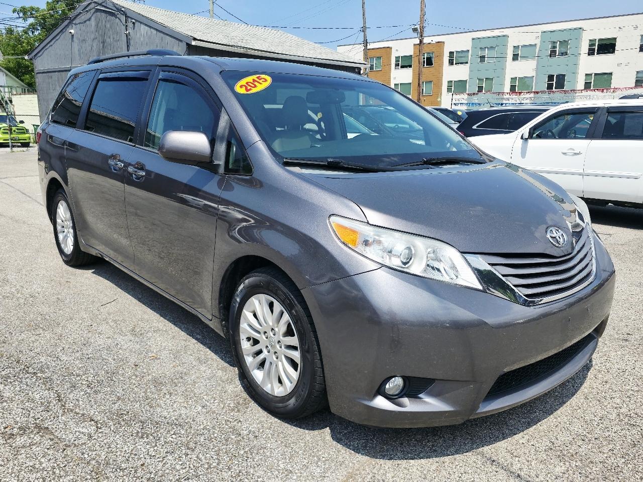 Toyota Sienna XLE FWD 8-Passenger V6 2015