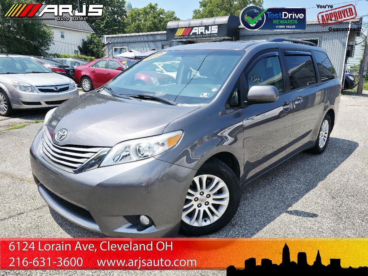 Toyota Sienna XLE FWD 8-Passenger V6 2015