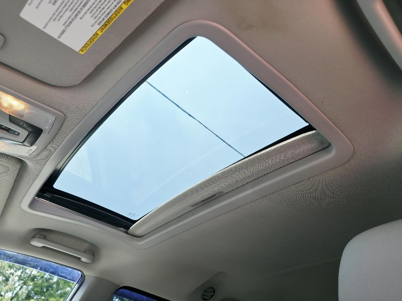 Toyota Sienna XLE FWD 8-Passenger V6 2015