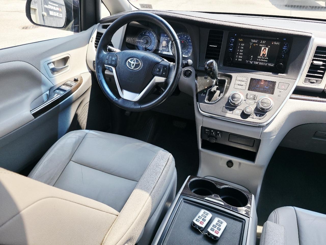 Toyota Sienna XLE FWD 8-Passenger V6 2015