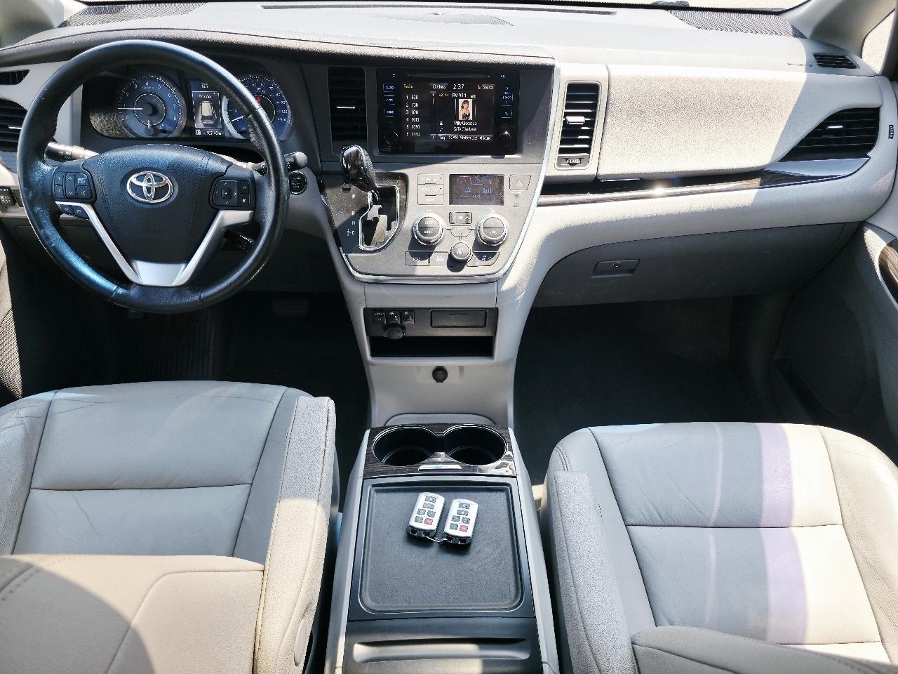 Toyota Sienna XLE FWD 8-Passenger V6 2015