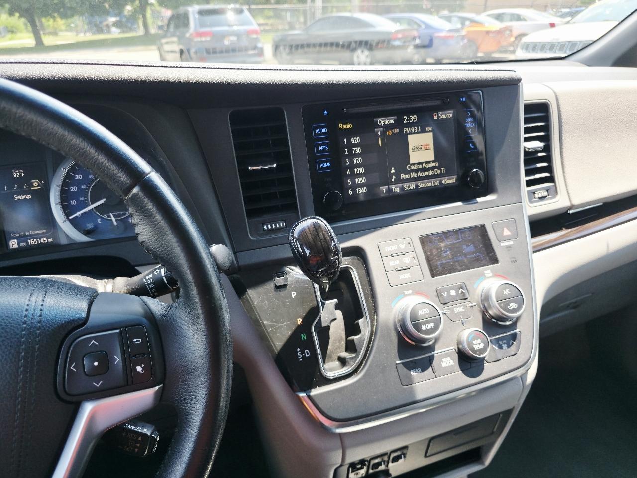 Toyota Sienna XLE FWD 8-Passenger V6 2015