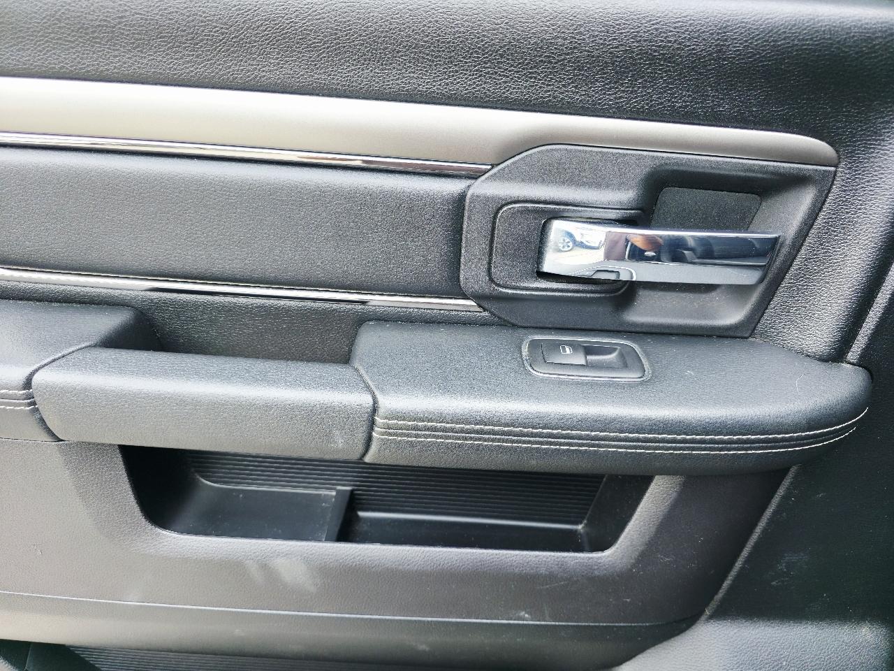 RAM 1500 Sport Crew Cab SWB 4WD 2016