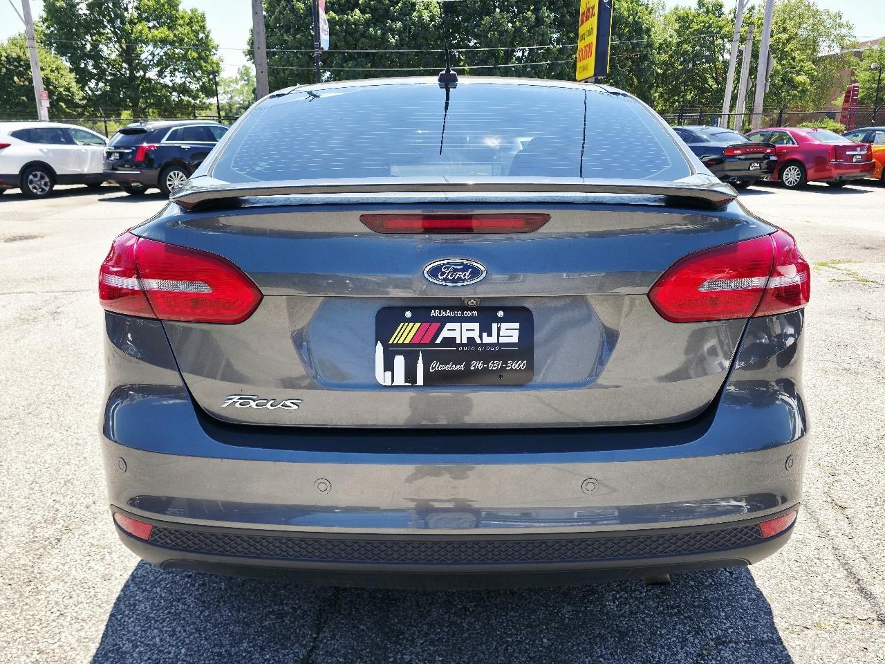 Ford Focus SE Sedan 2015