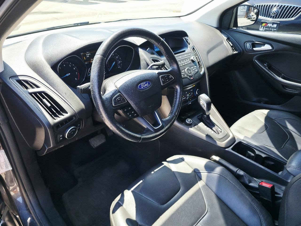Ford Focus SE Sedan 2015