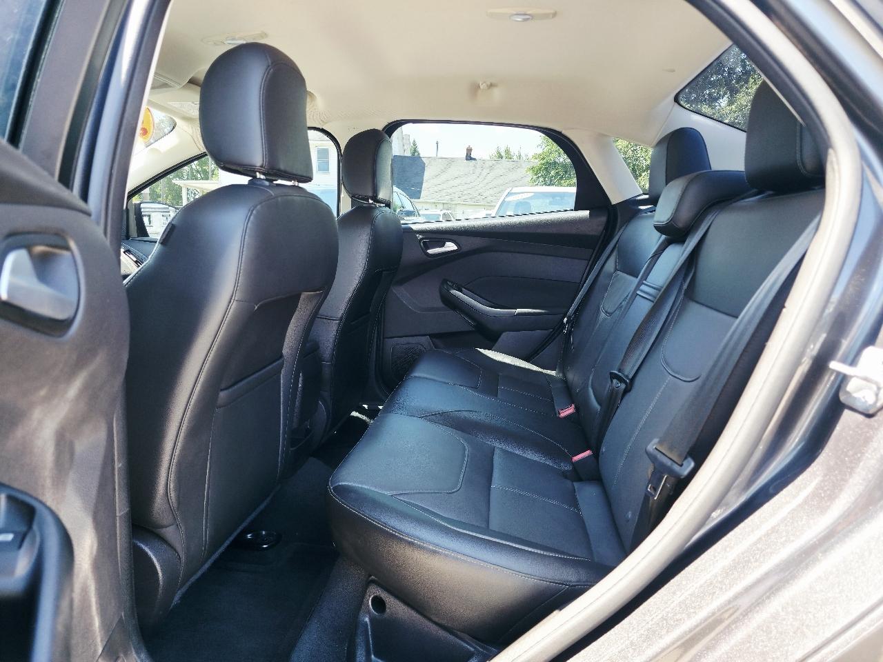 Ford Focus SE Sedan 2015