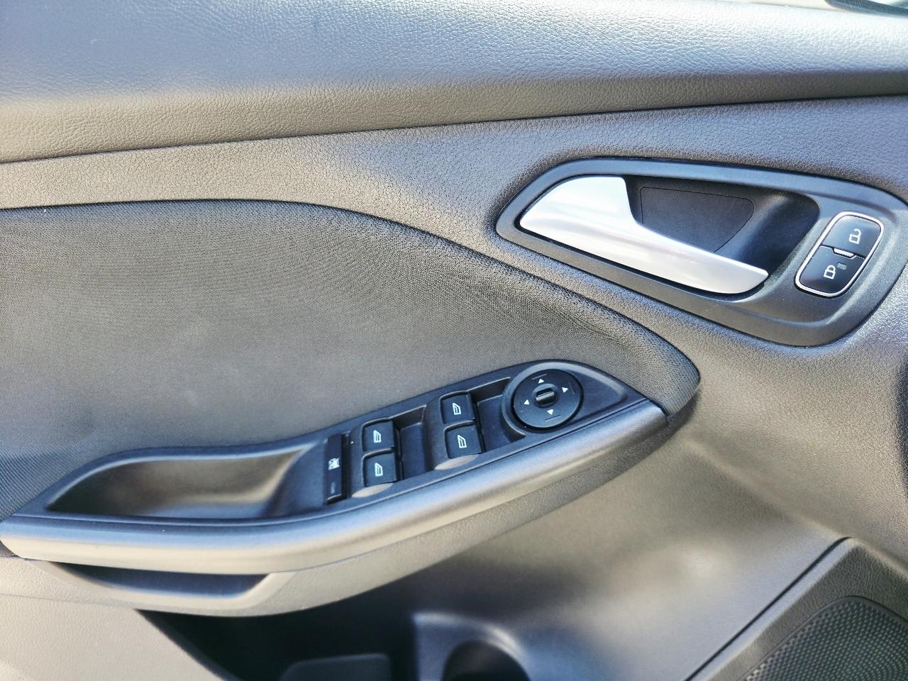 Ford Focus SE Sedan 2015