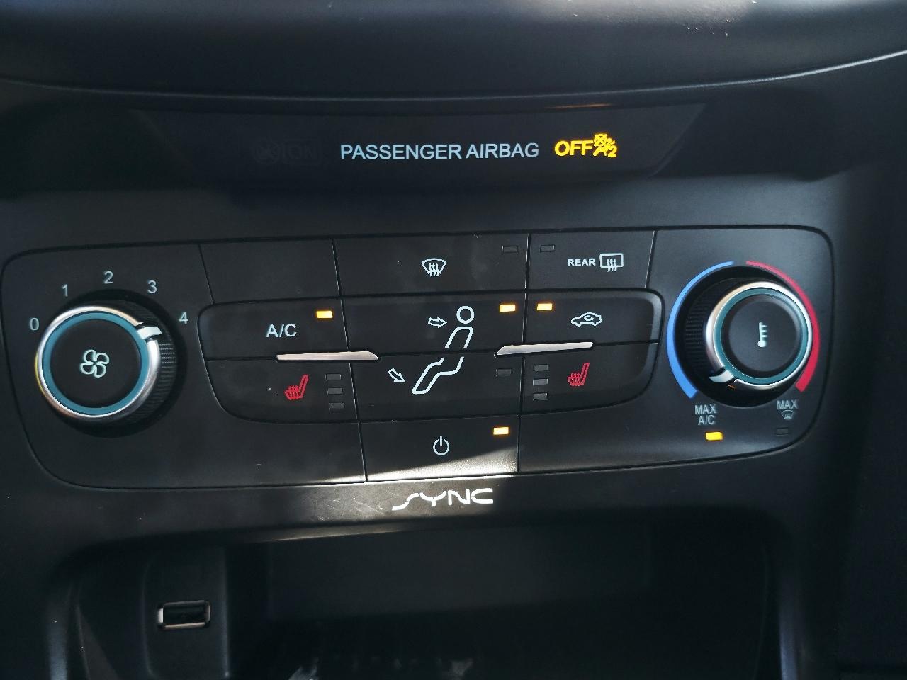 Ford Focus SE Sedan 2015