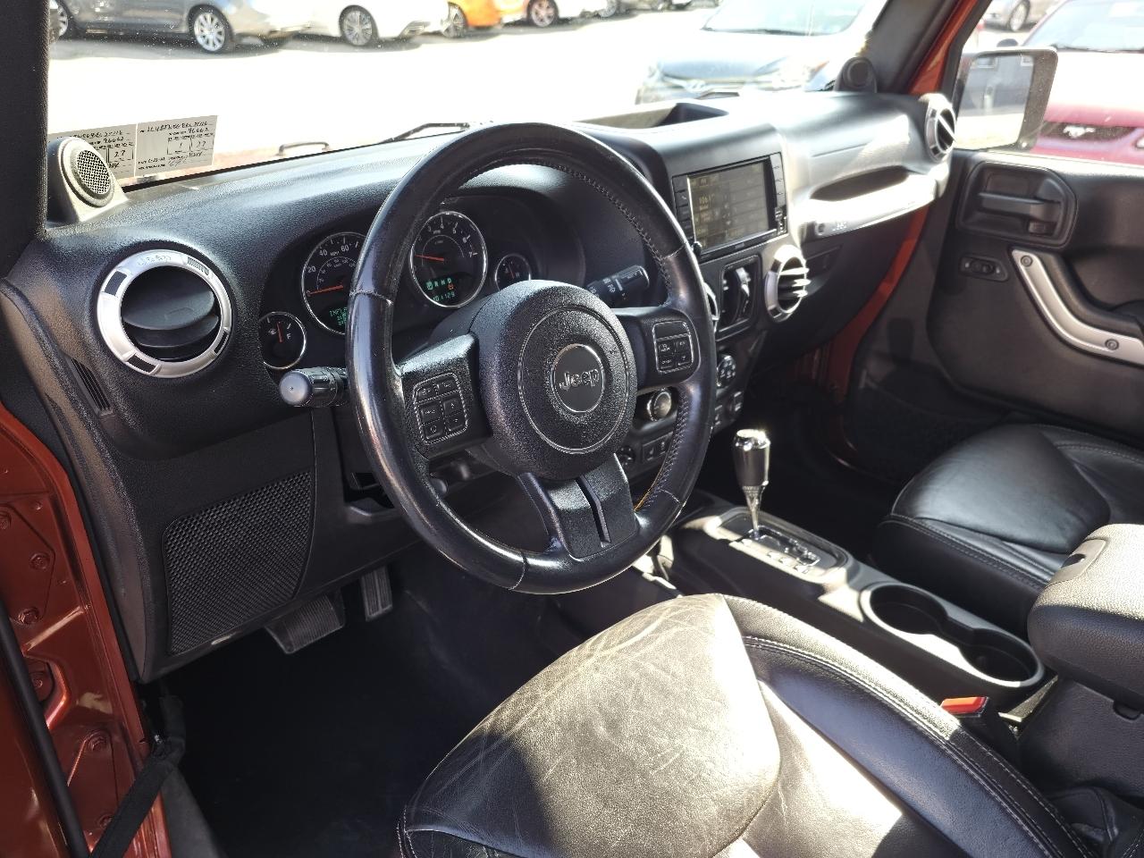 Jeep Wrangler Unlimited Sahara 4WD 2014
