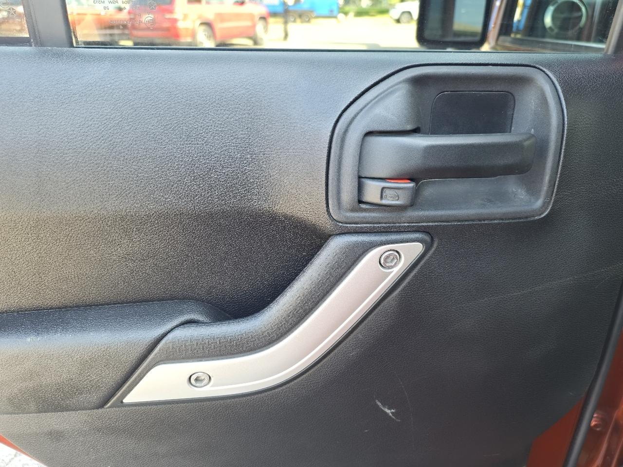 Jeep Wrangler Unlimited Sahara 4WD 2014