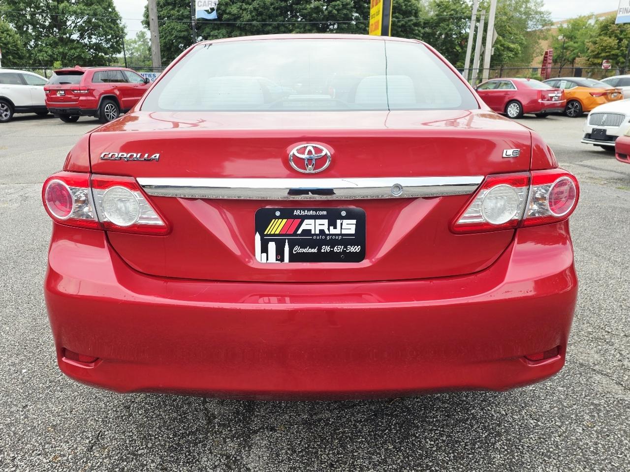 Toyota Corolla S 5-Speed MT 2013