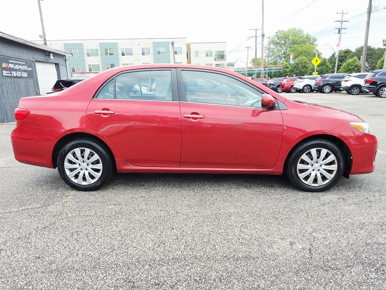 Toyota Corolla S 5-Speed MT 2013
