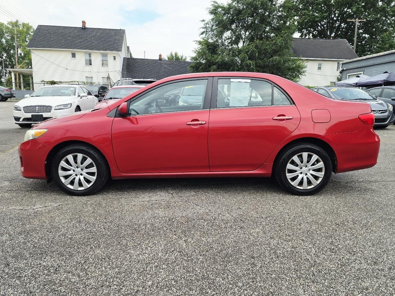 Toyota Corolla S 5-Speed MT 2013