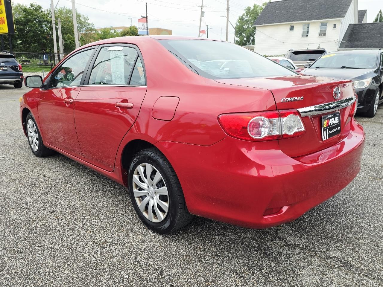 Toyota Corolla S 5-Speed MT 2013