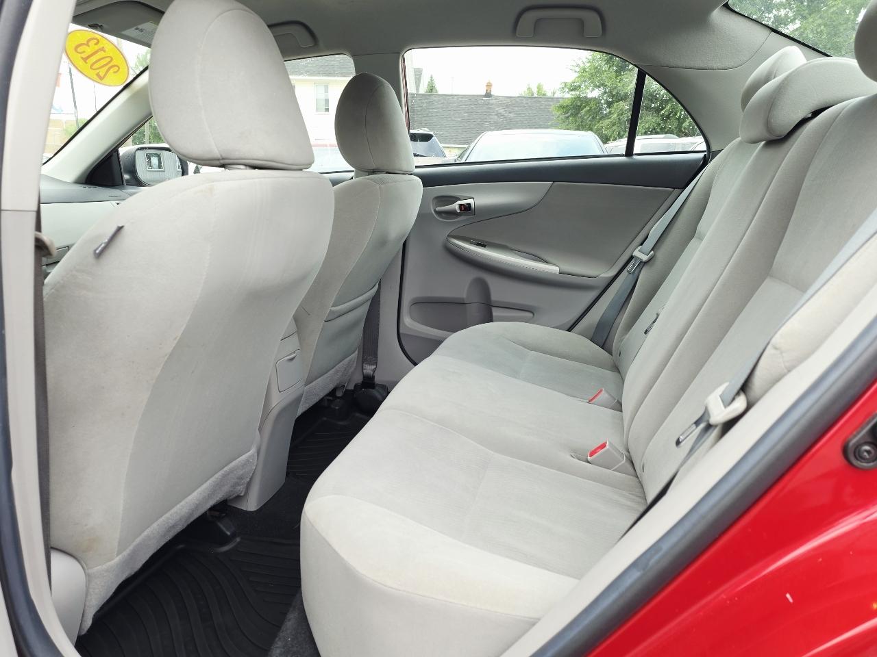 Toyota Corolla S 5-Speed MT 2013
