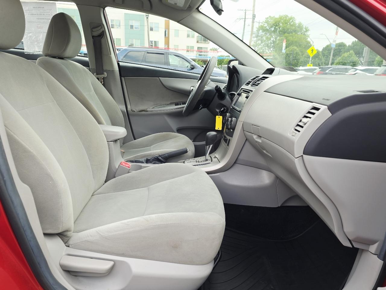 Toyota Corolla S 5-Speed MT 2013