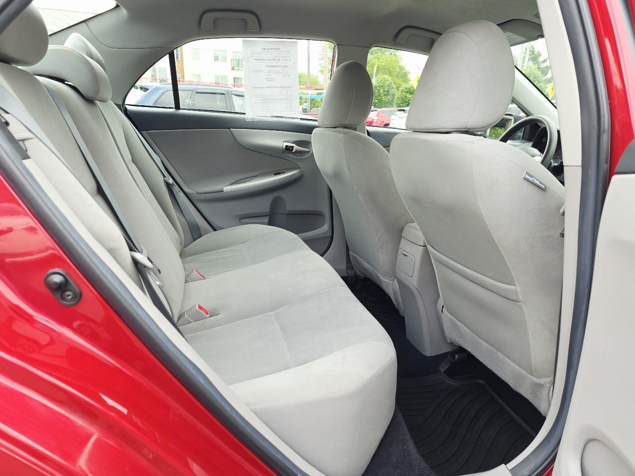 Toyota Corolla S 5-Speed MT 2013