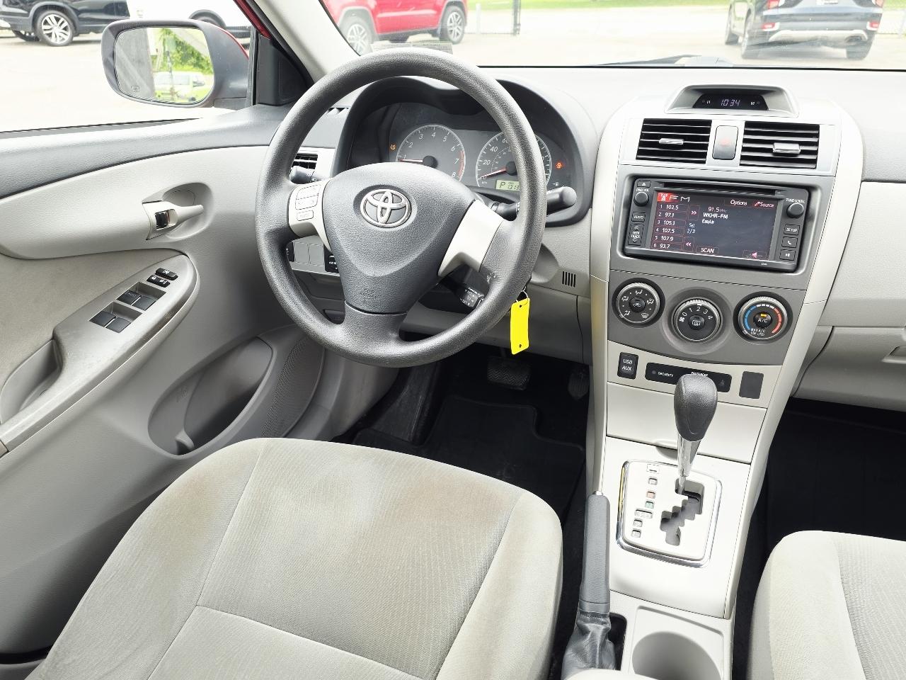 Toyota Corolla S 5-Speed MT 2013