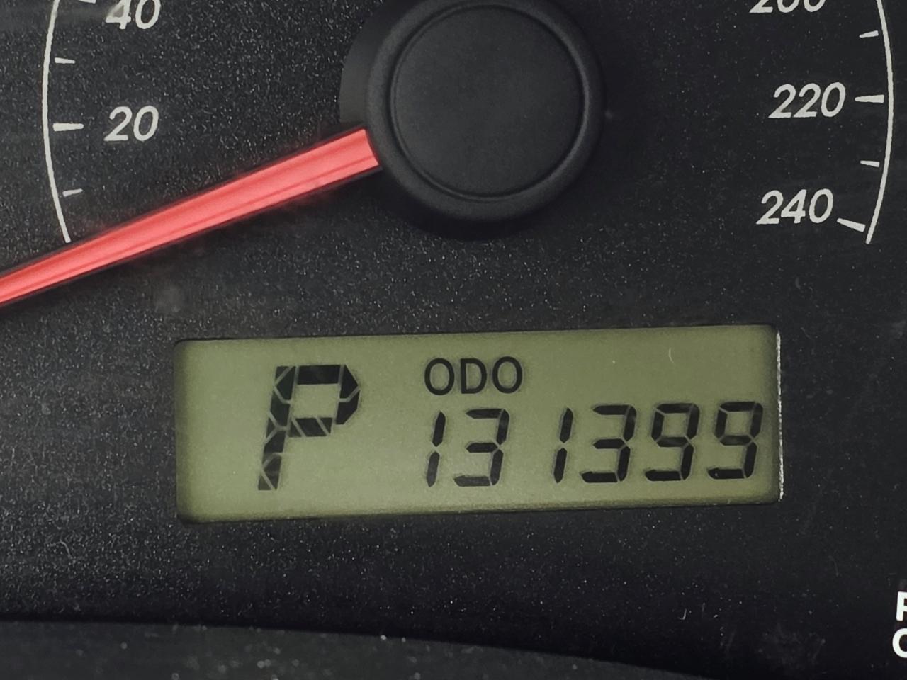 Toyota Corolla S 5-Speed MT 2013