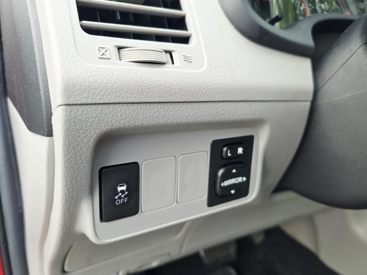 Toyota Corolla S 5-Speed MT 2013