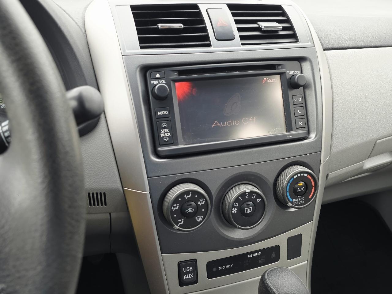 Toyota Corolla S 5-Speed MT 2013