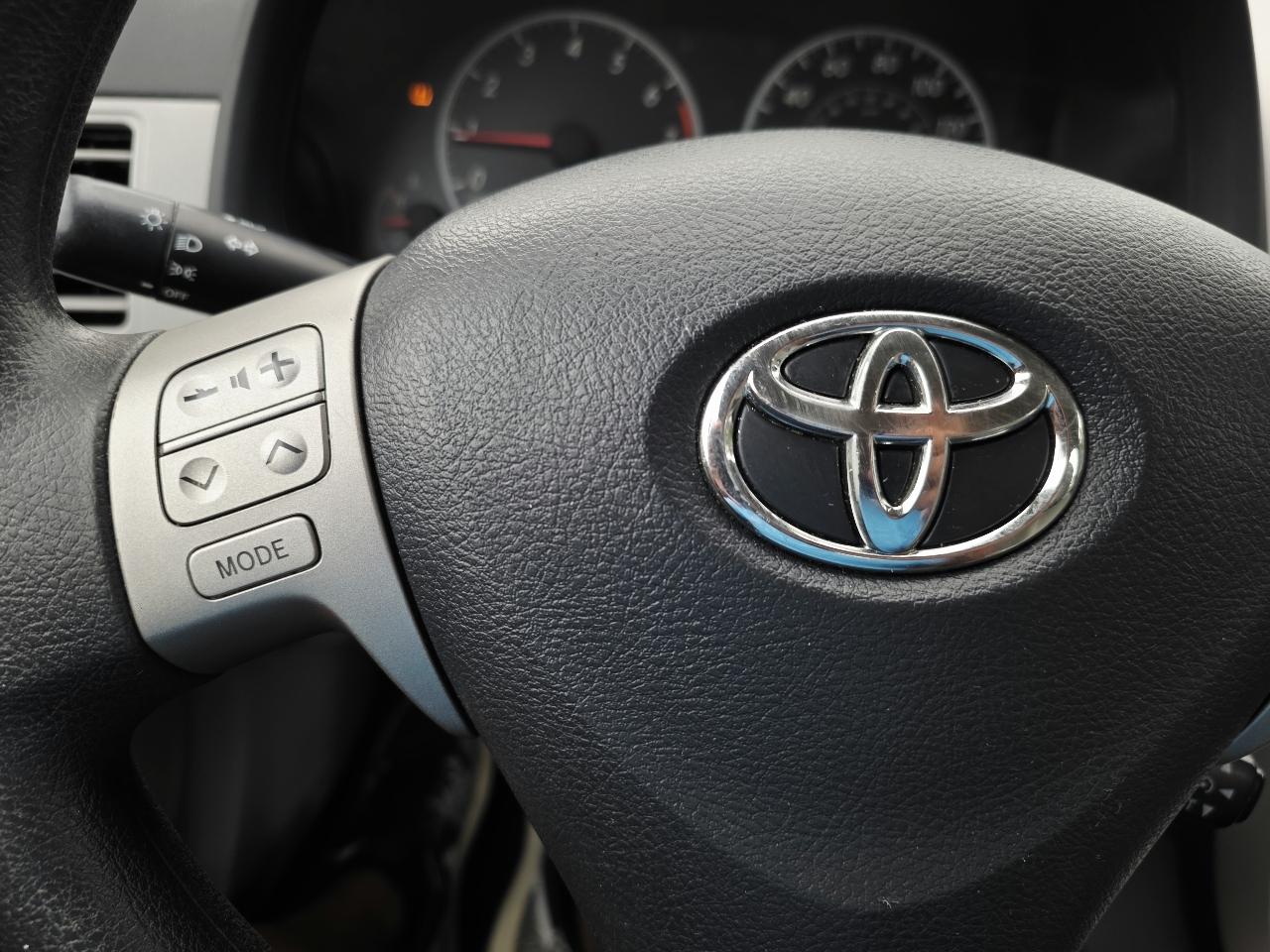 Toyota Corolla S 5-Speed MT 2013